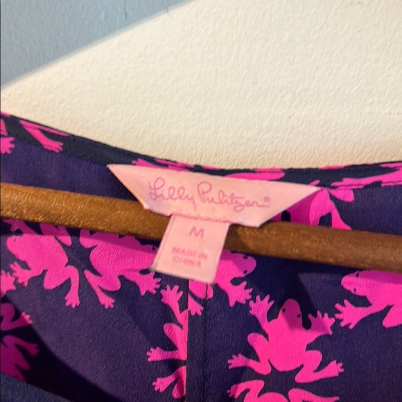 Lilly Pulitzer Allover Frog Print Pink and Black Women's Silk Top - Picture 2 of 5